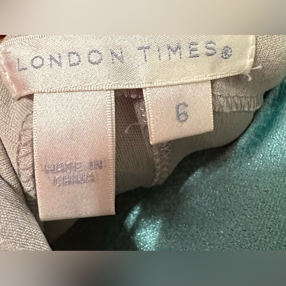 Stunning London Times Silver Elegant Dress - Size 6 for Glam Nights! - Picture 16 of 16